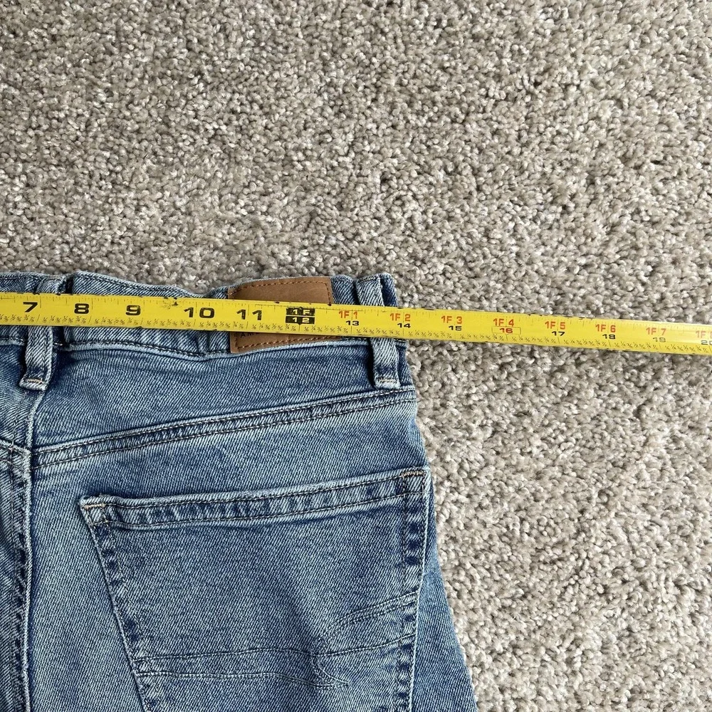 American Eagle Outfitters Straight Jeans Womens 2 Light Wash Blue Stretch Denim